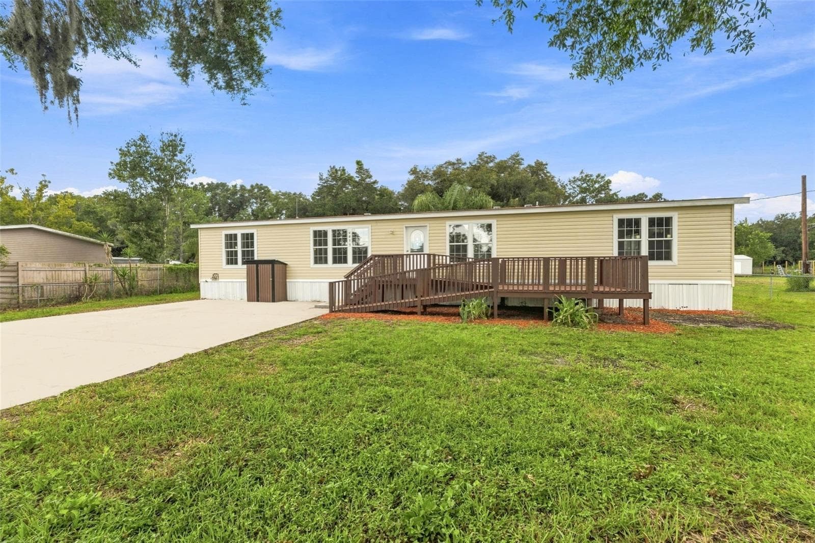 Manufactured Home at 6453 MANGROVE DR, WESLEY CHAPEL, photo 41 of 43