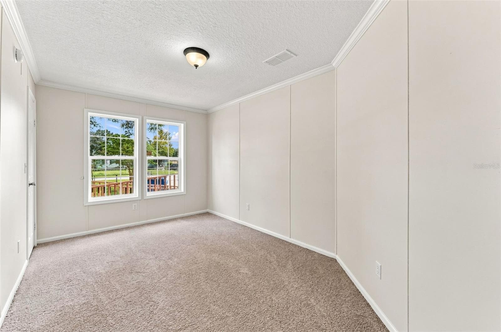 Manufactured Home at 6453 MANGROVE DR, WESLEY CHAPEL, photo 19 of 43