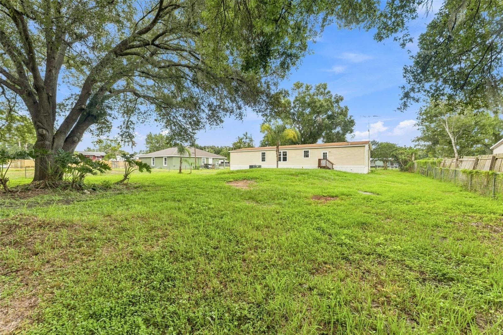 Manufactured Home at 6453 MANGROVE DR, WESLEY CHAPEL, photo 34 of 43
