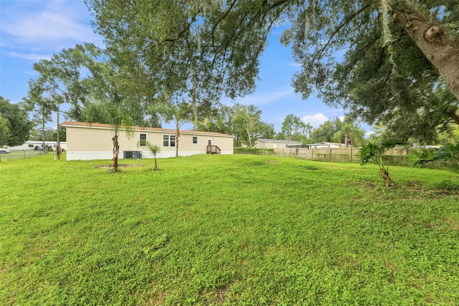 Manufactured Home at 6453 MANGROVE DR, WESLEY CHAPEL, photo 36 of 43