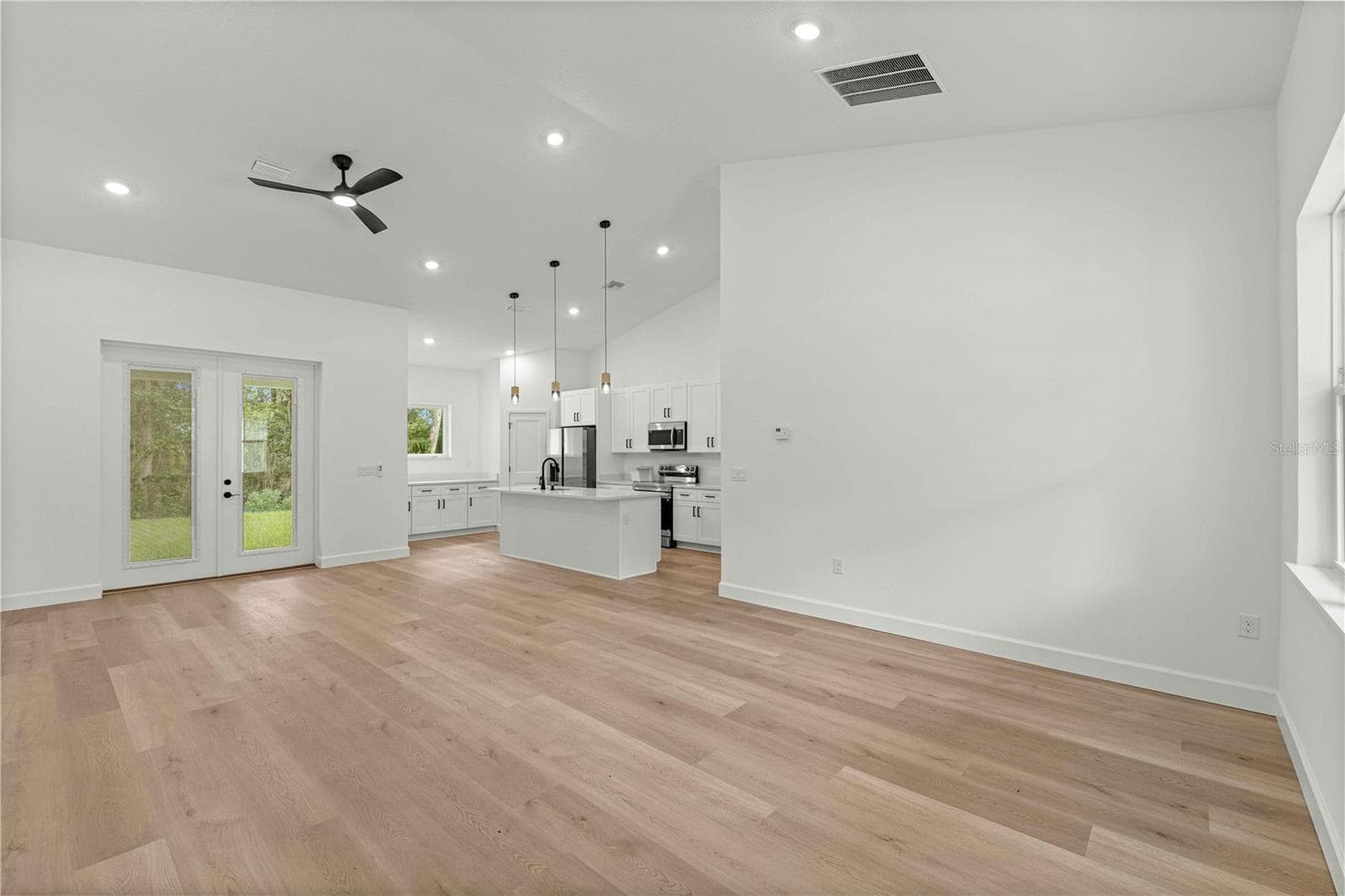 Single Family Residence at 100 WILLOW RD, OCALA, photo 7 of 32