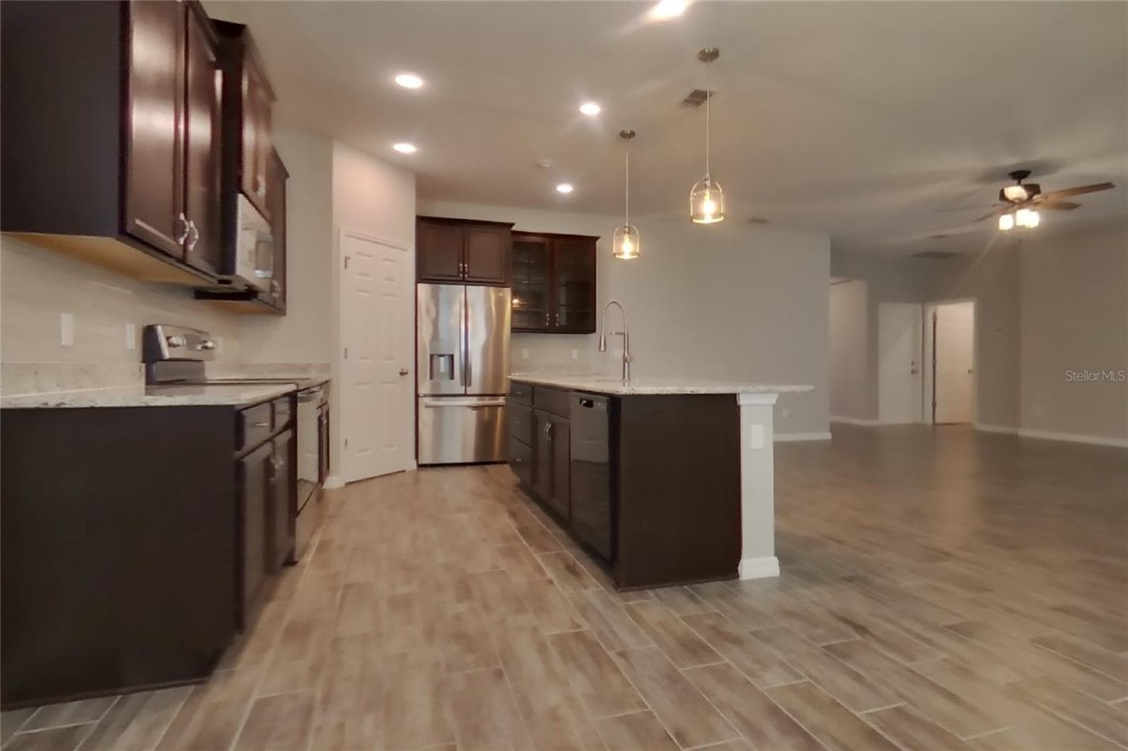 Single Family Residence at GRAND ISLAND, photo 5 of 15