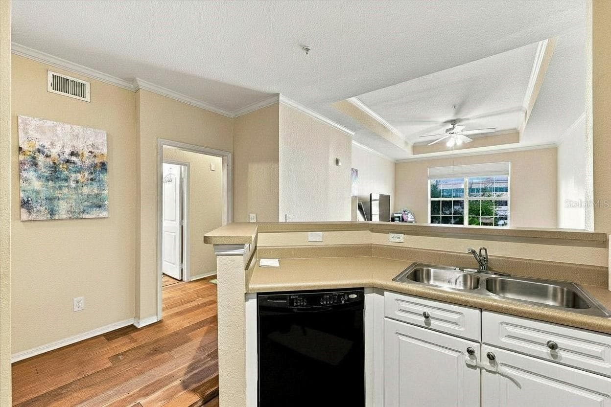 View to Living Room - 4221 W SPRUCE ST #1419, TAMPA