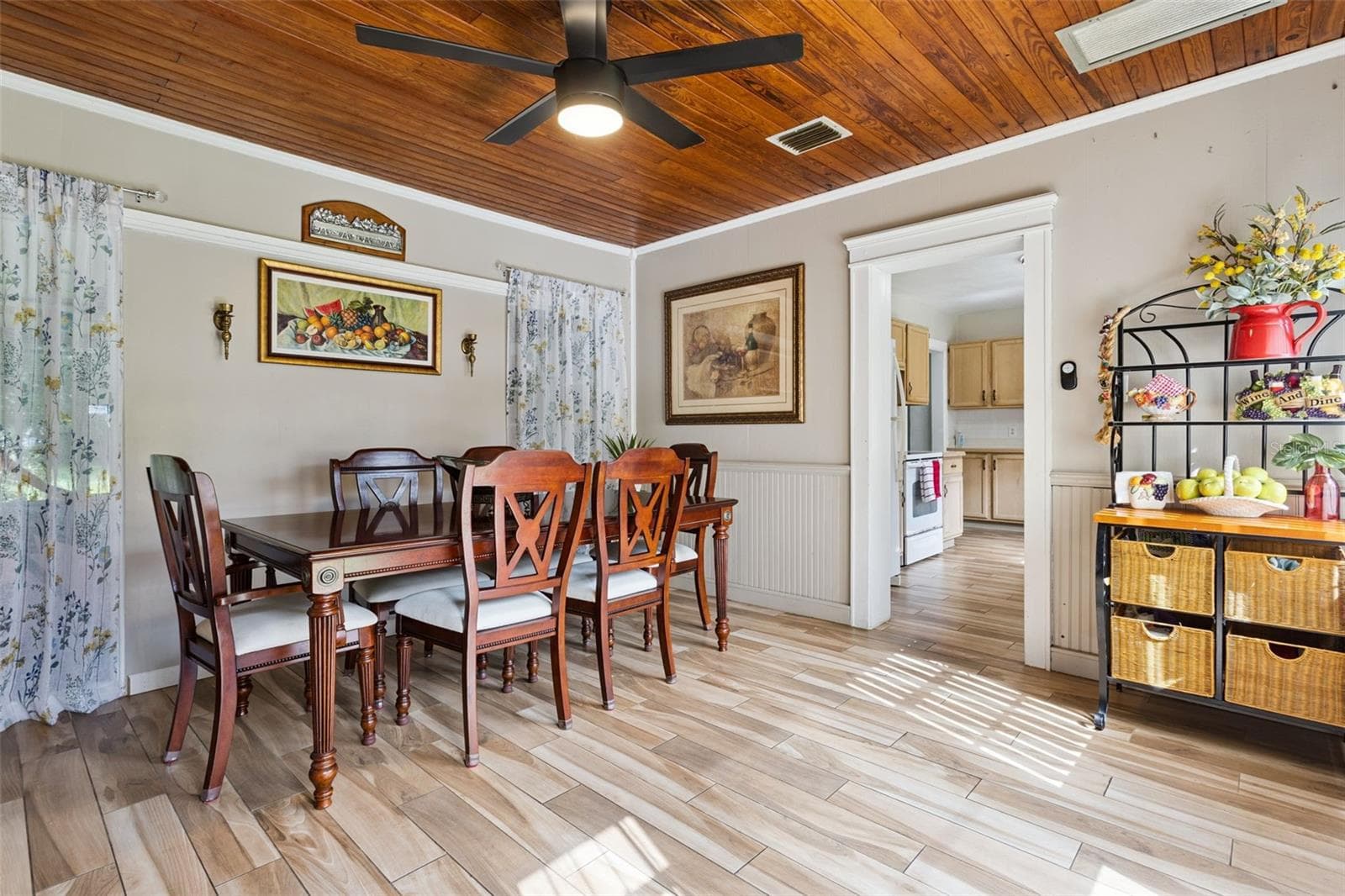 Single Family Residence at 907 SONJA PL, APOPKA, photo 16 of 61