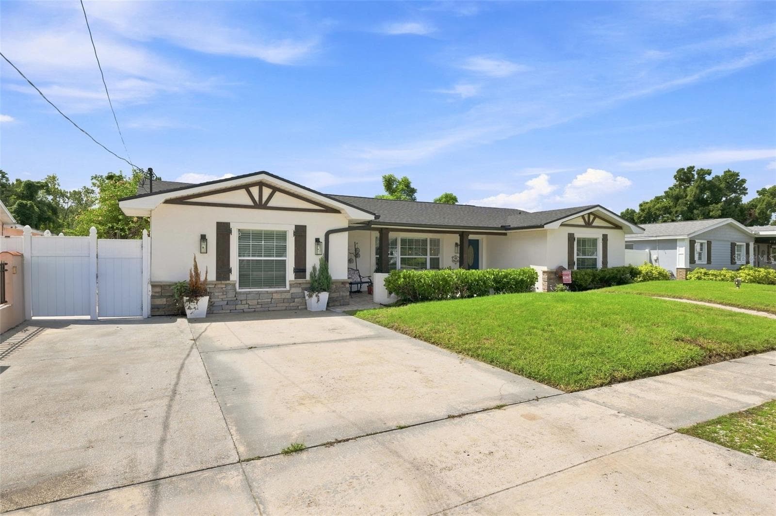 Single Family Residence at 3104 W OSBORNE AVE, TAMPA, photo 3 of 36