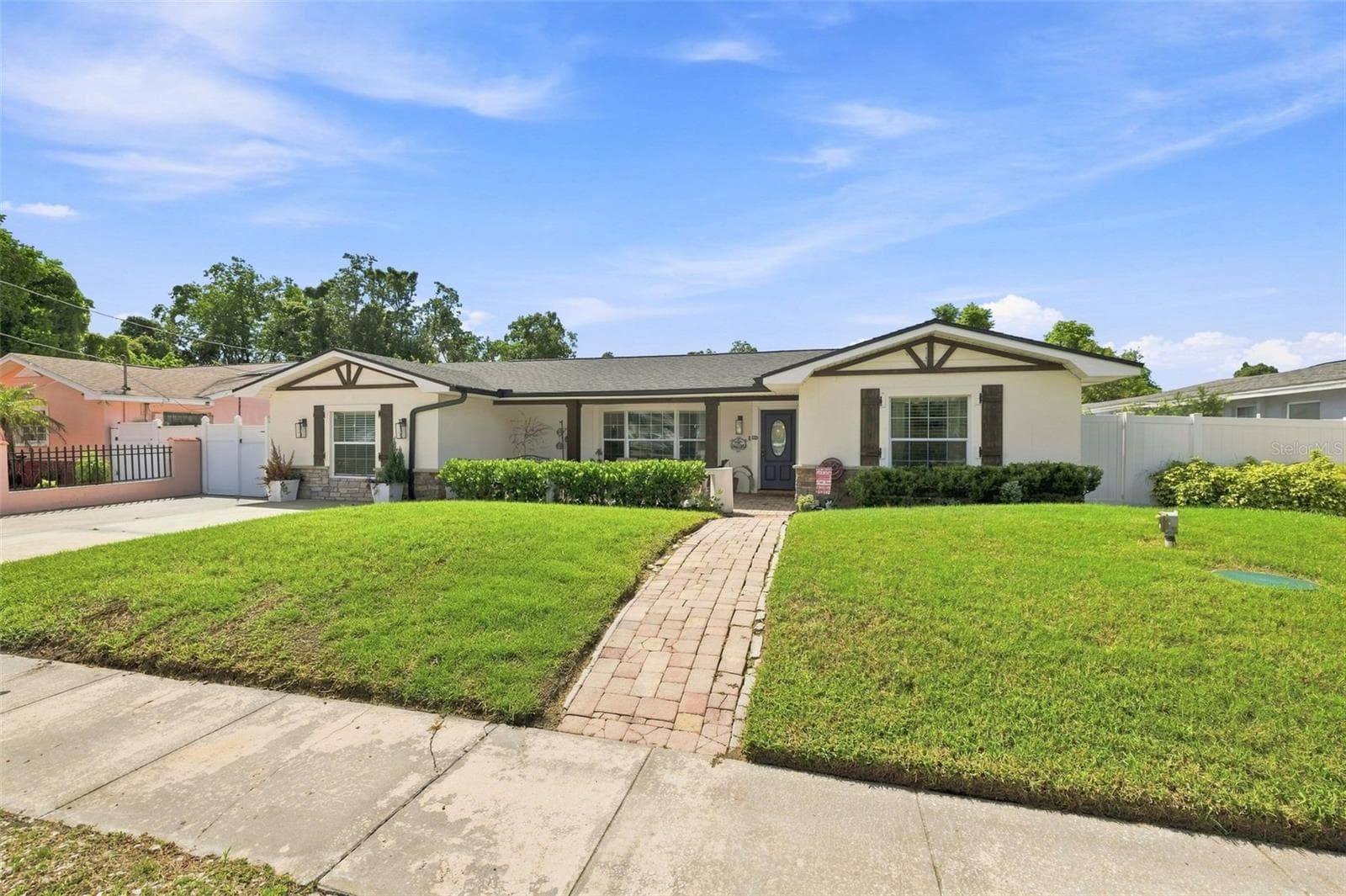Single Family Residence at 3104 W OSBORNE AVE, TAMPA, photo 4 of 36