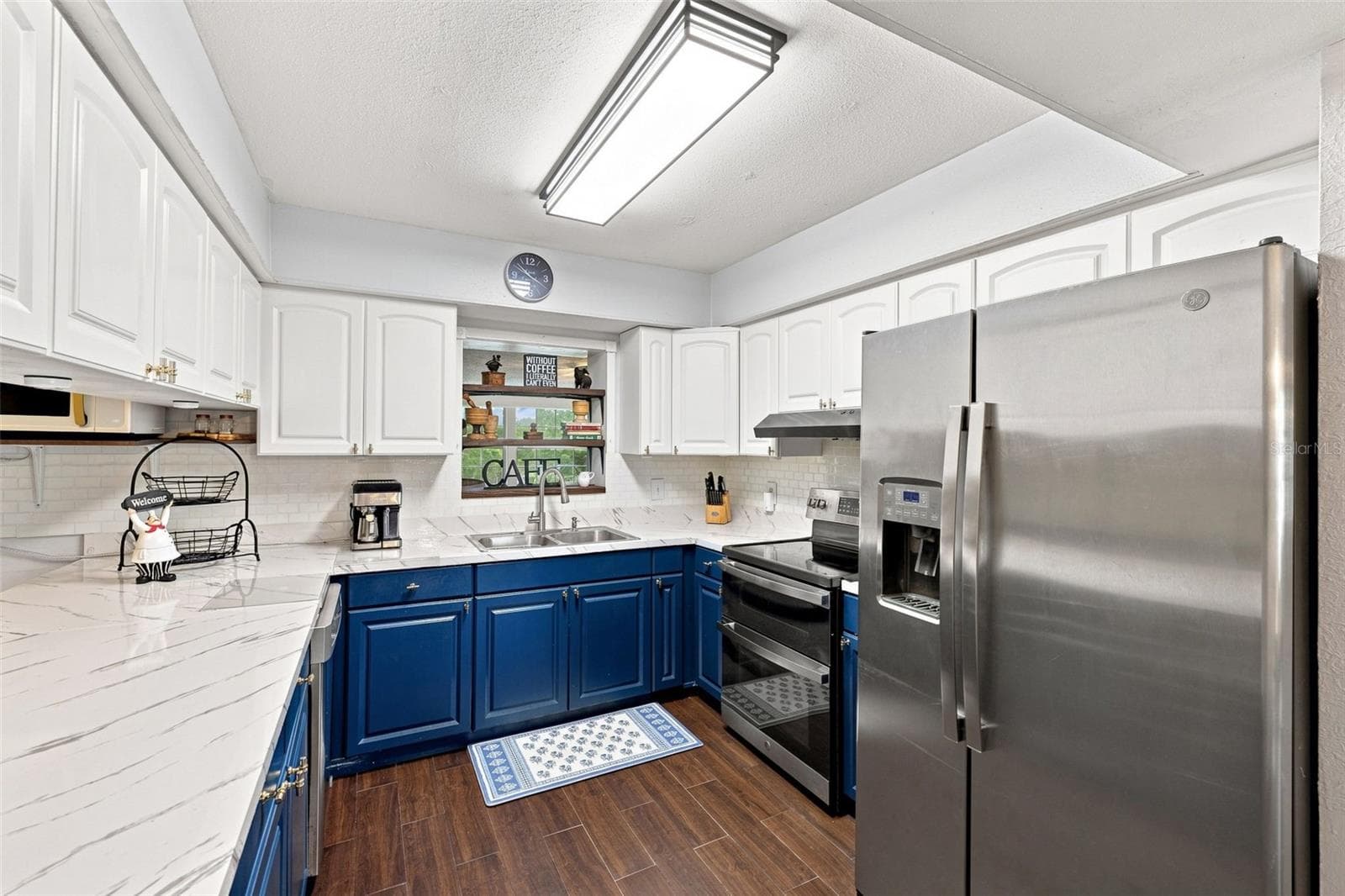 Single Family Residence at 3104 W OSBORNE AVE, TAMPA, photo 12 of 36