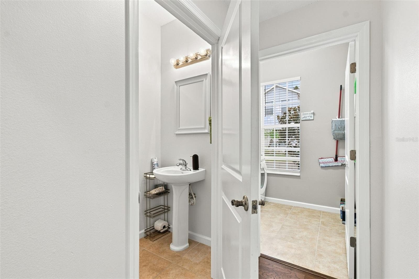 Townhouse at 8319 MANOR CLUB CIR #3, TAMPA, photo 15 of 64