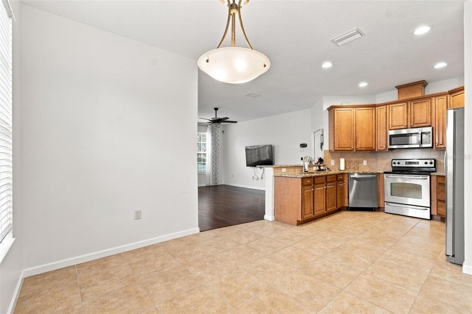 Townhouse at 8319 MANOR CLUB CIR #3, TAMPA, photo 18 of 64