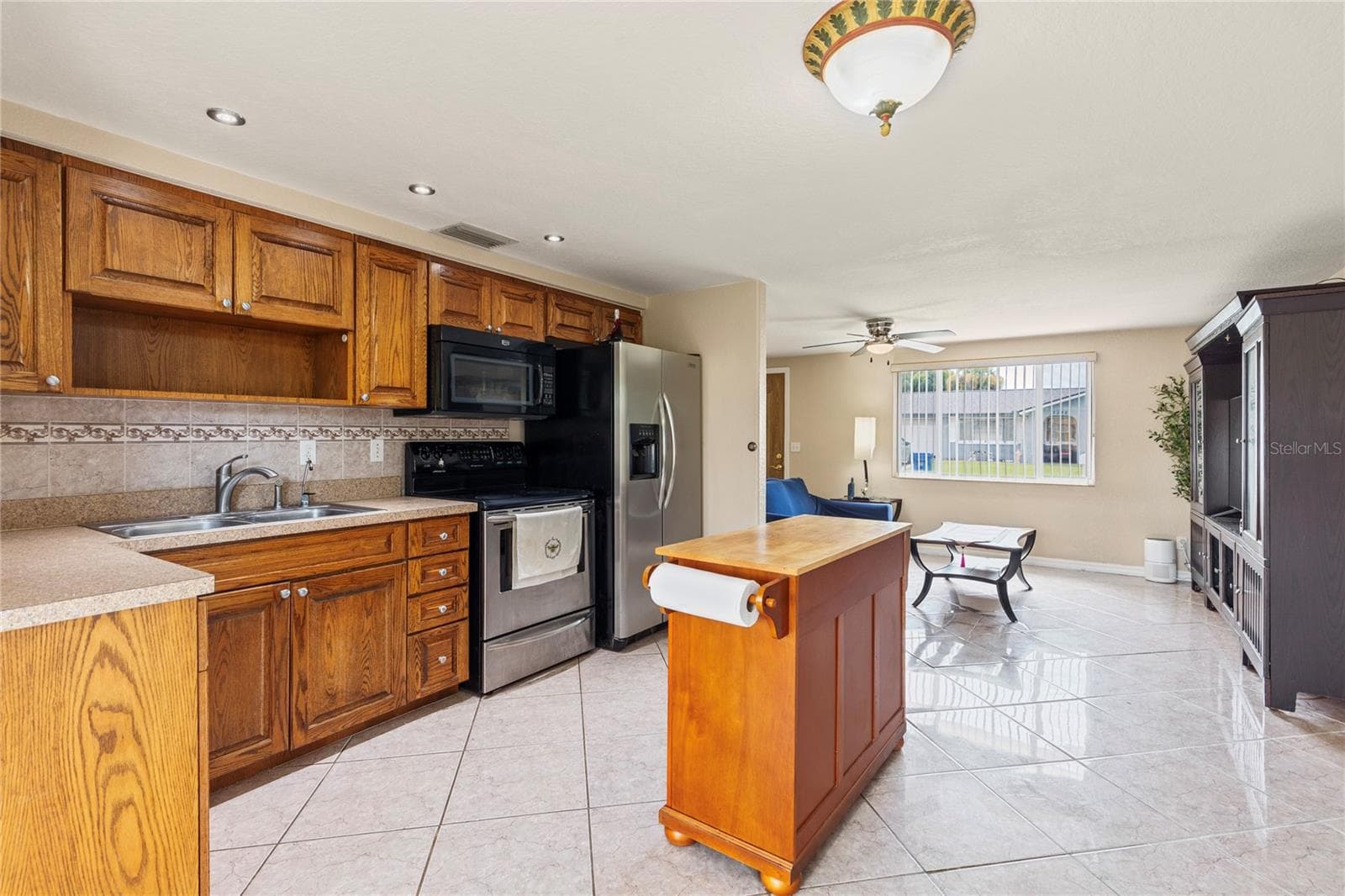 Single Family Residence at 3339 GARFIELD DR, HOLIDAY, photo 6 of 35