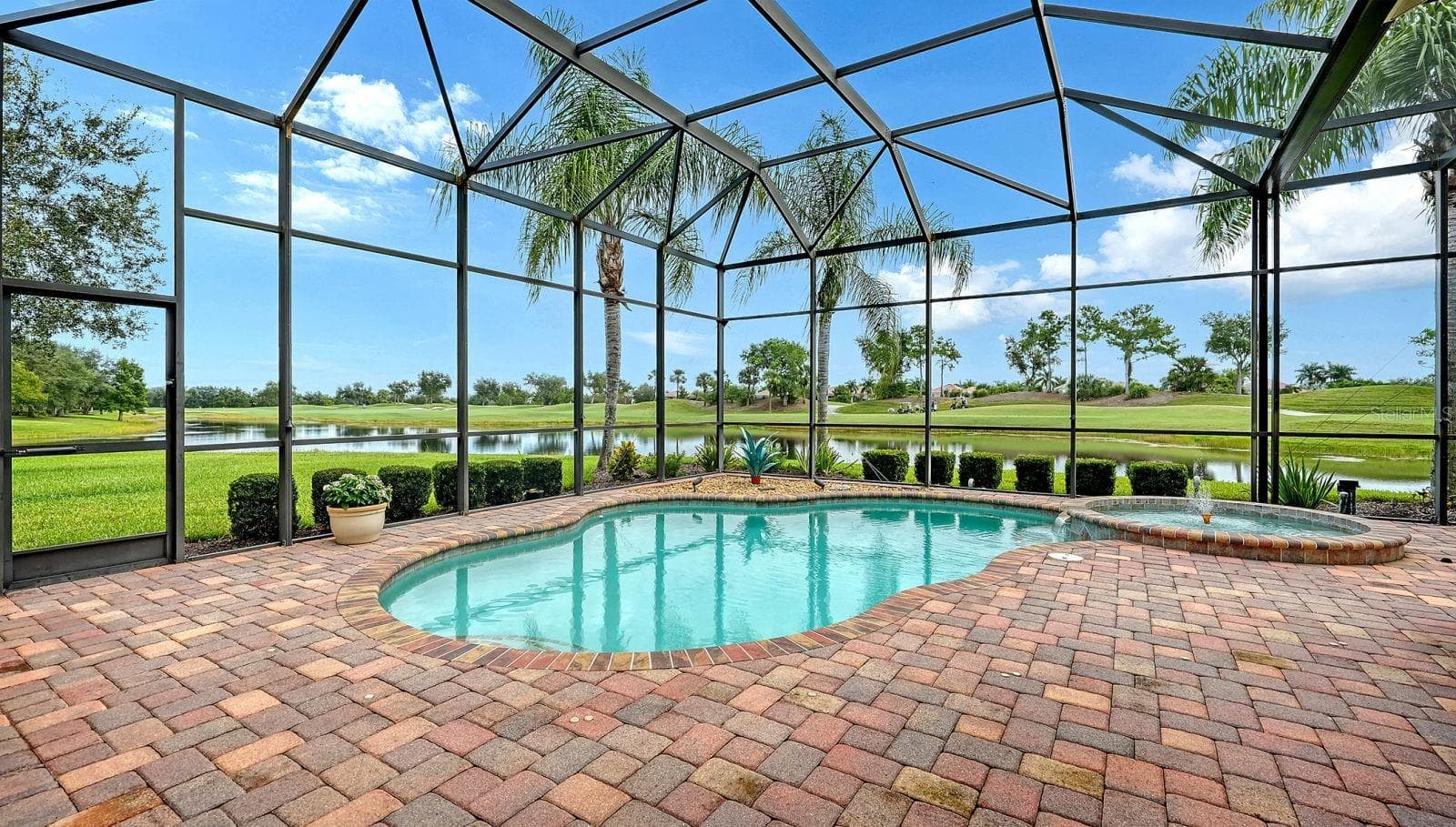 Single Family Residence at 12717 STONE RIDGE PL, LAKEWOOD RANCH, photo 3 of 66