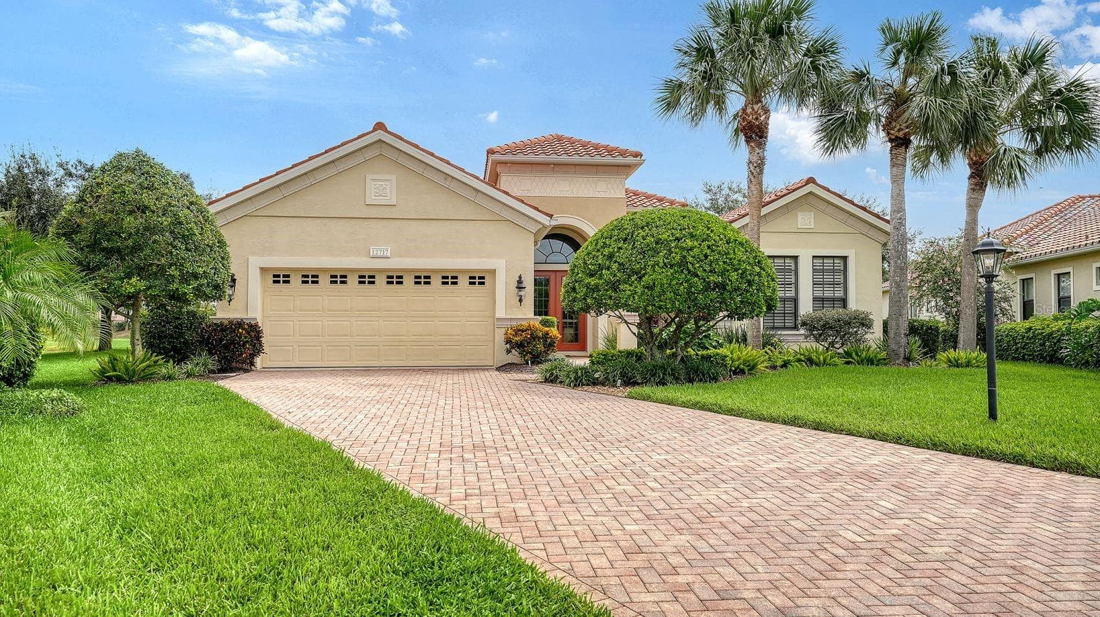 Single Family Residence at 12717 STONE RIDGE PL, LAKEWOOD RANCH, photo 2 of 66