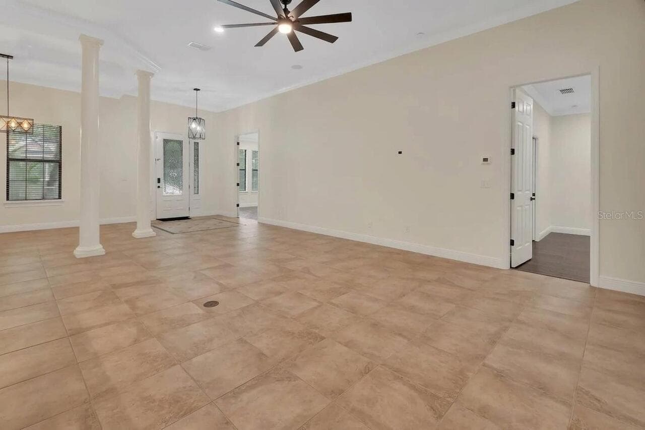 Living room - 502 VICTORIA HILLS DR, DELAND