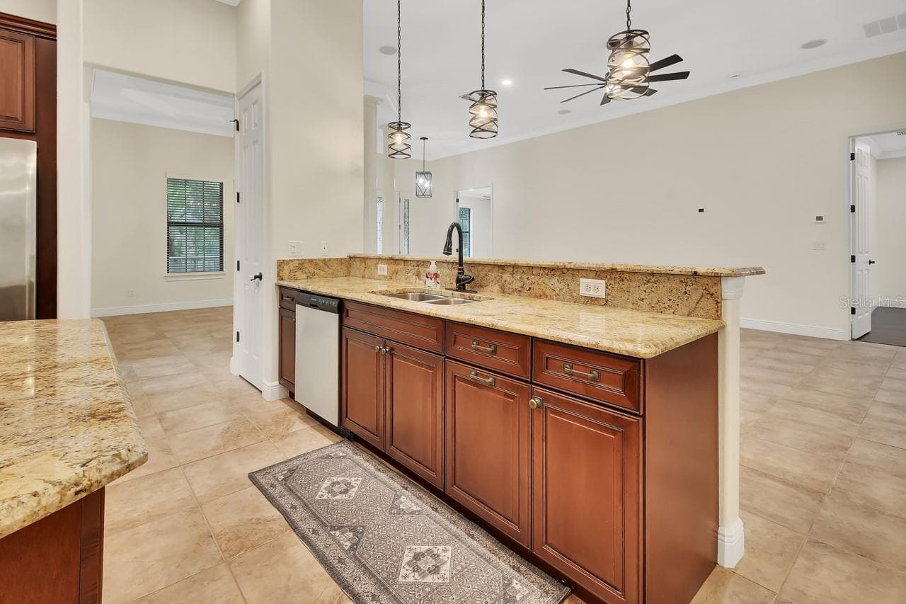 Kitchen - 502 VICTORIA HILLS DR, DELAND