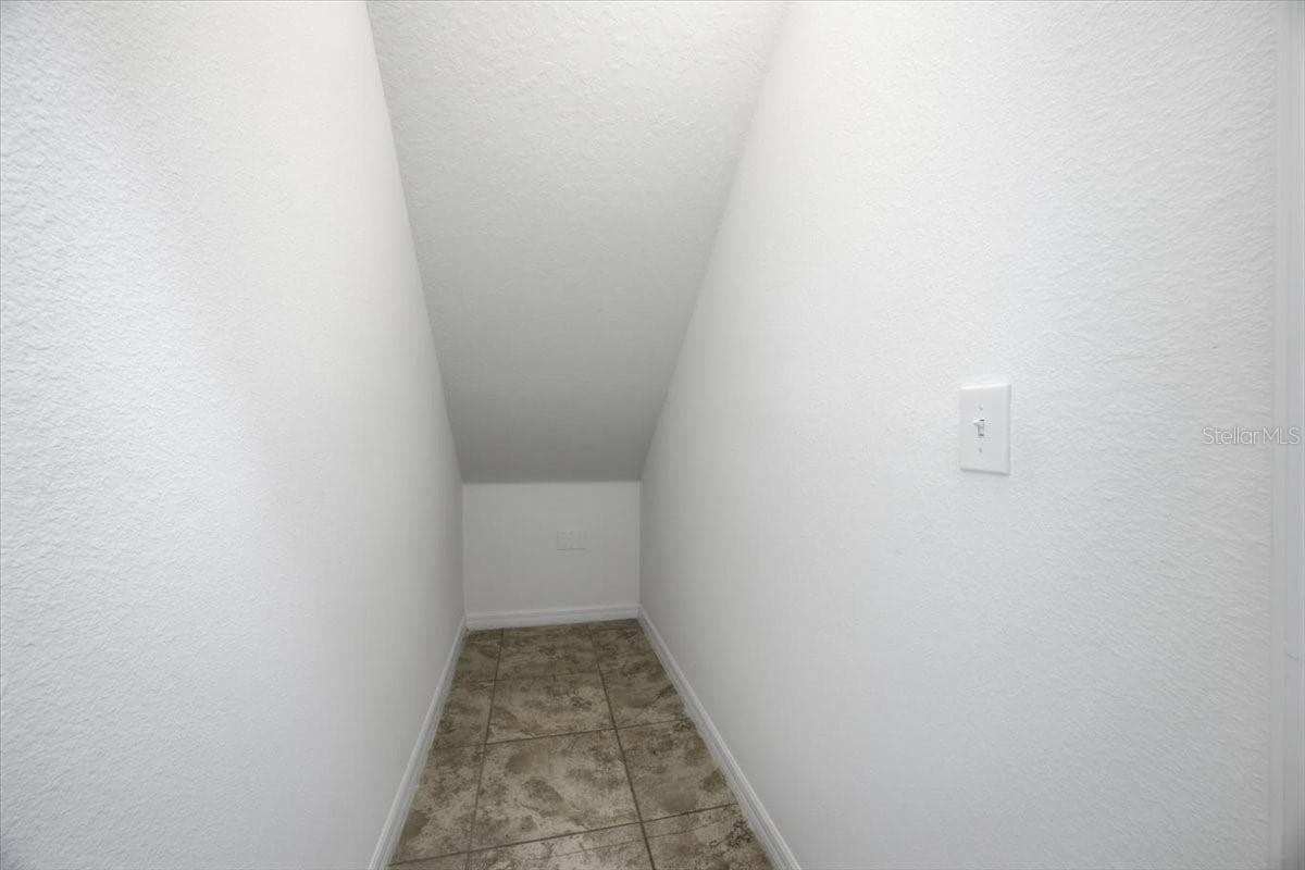 Townhouse at 3606 RODRICK CIR, ORLANDO, photo 9 of 31