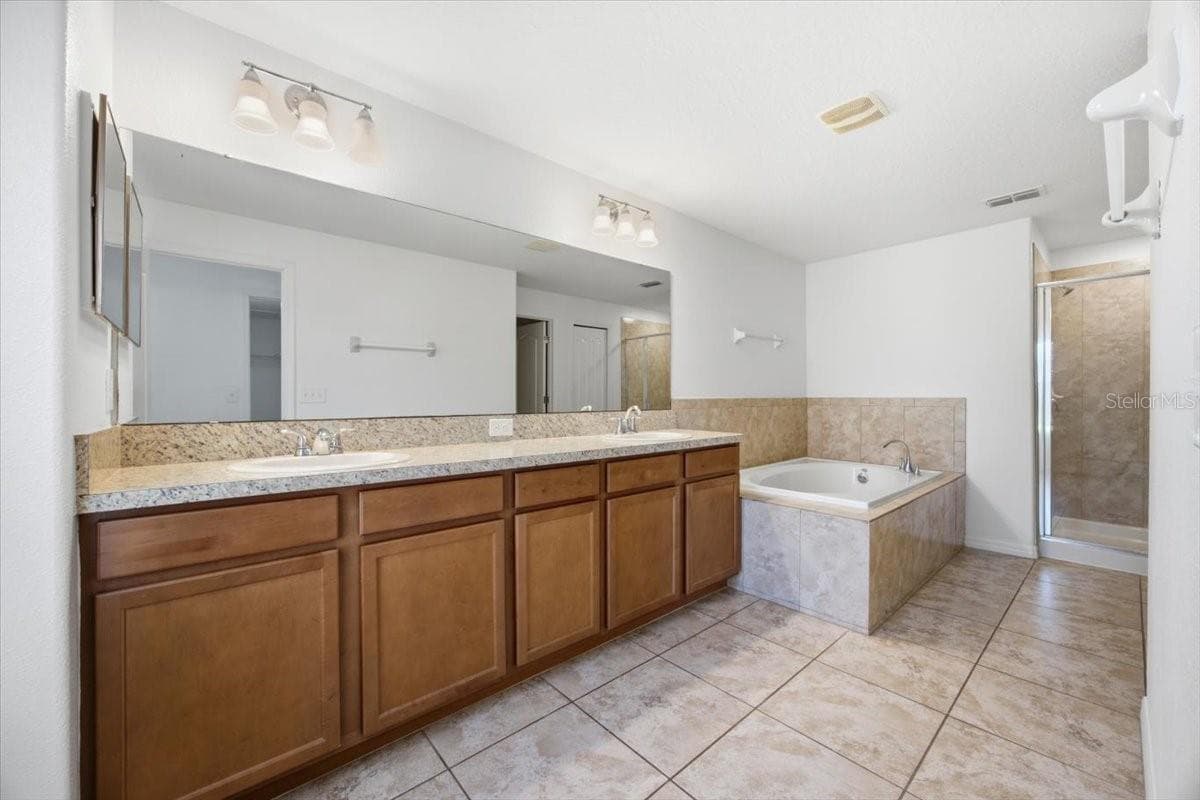 Townhouse at 3606 RODRICK CIR, ORLANDO, photo 20 of 31