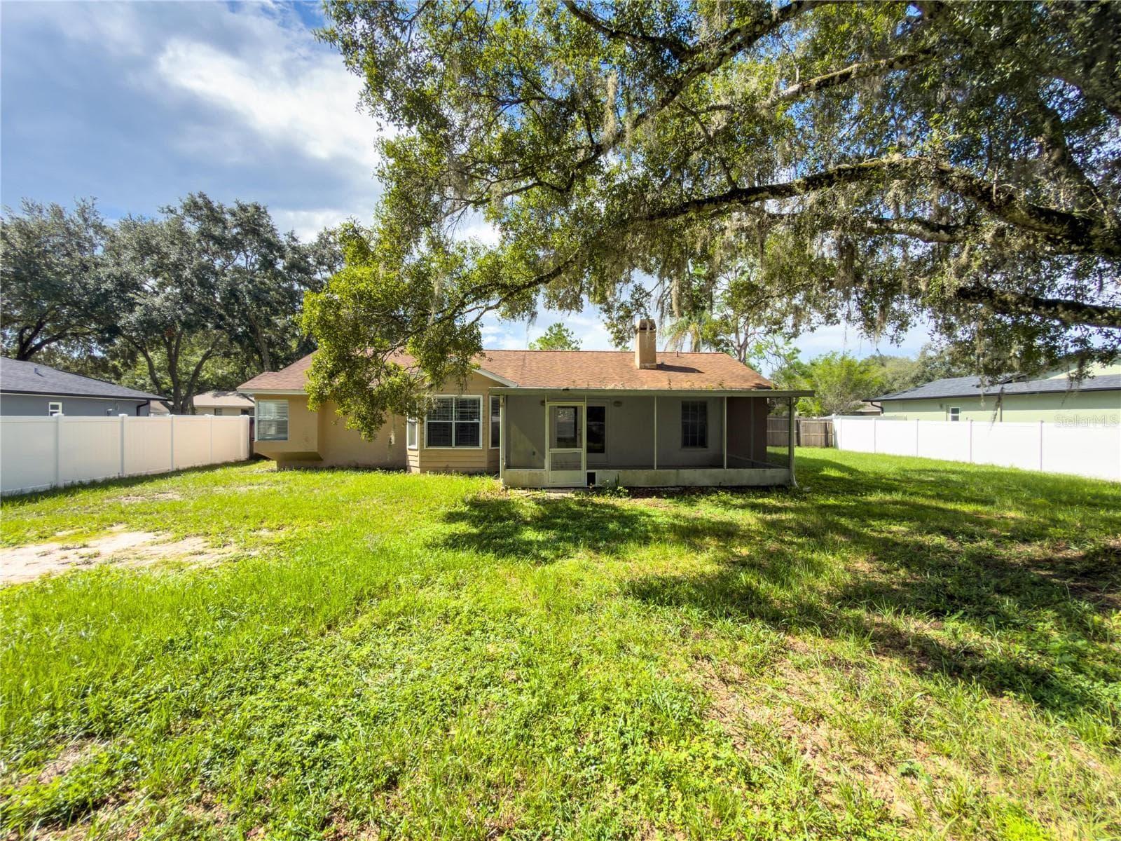 23437 Shining Star Rear - 23437 SHINING STAR DR, LAND O LAKES