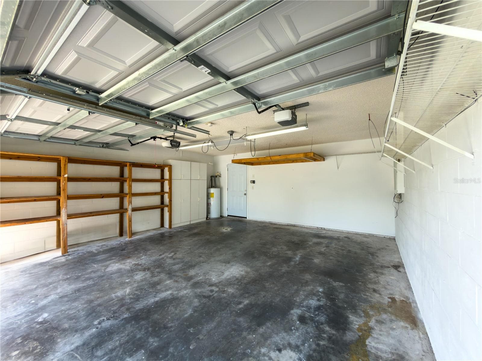 Garage - 23437 SHINING STAR DR, LAND O LAKES