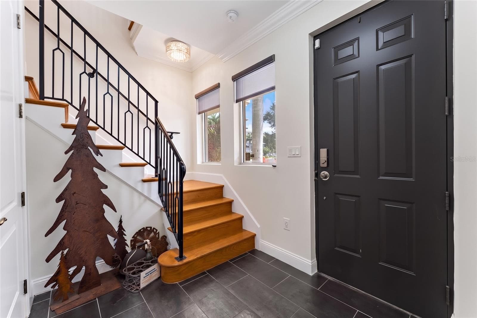 Front entry staircase + private elevator - 235 COCOANUT AVE #101A, SARASOTA