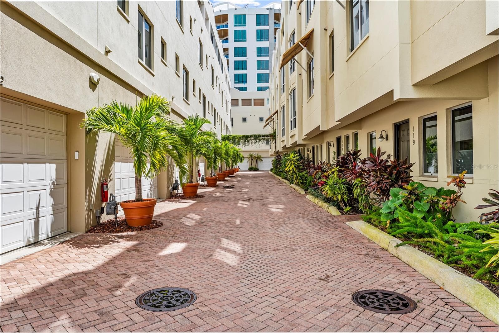 Gated community - 235 COCOANUT AVE #101A, SARASOTA