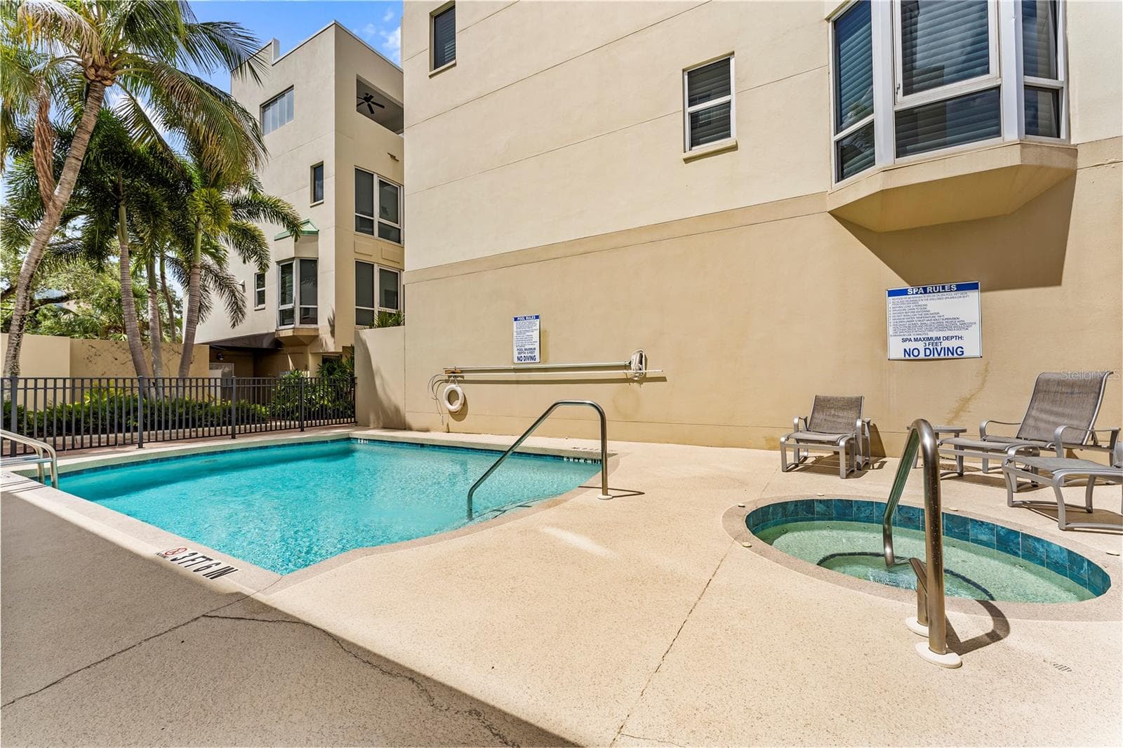 Community Pool + Spa - 235 COCOANUT AVE #101A, SARASOTA
