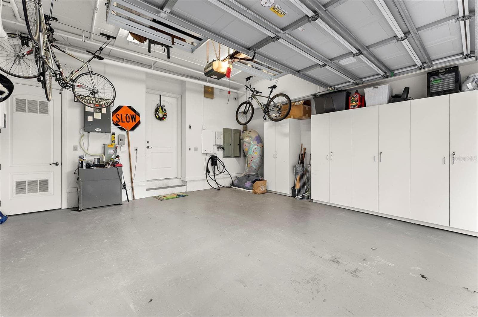 Private 2 car garage with storage + activity wall - 235 COCOANUT AVE #101A, SARASOTA
