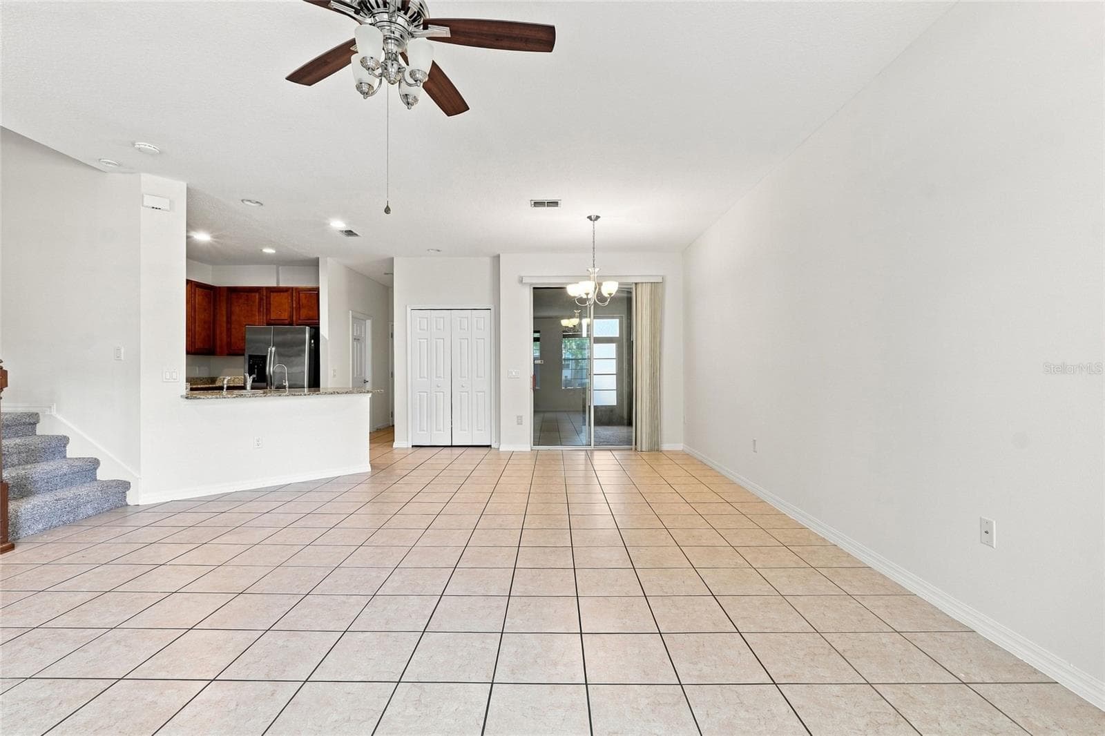 Alternate living/dining perspective - 13613 ERIDANUS DR, ORLANDO