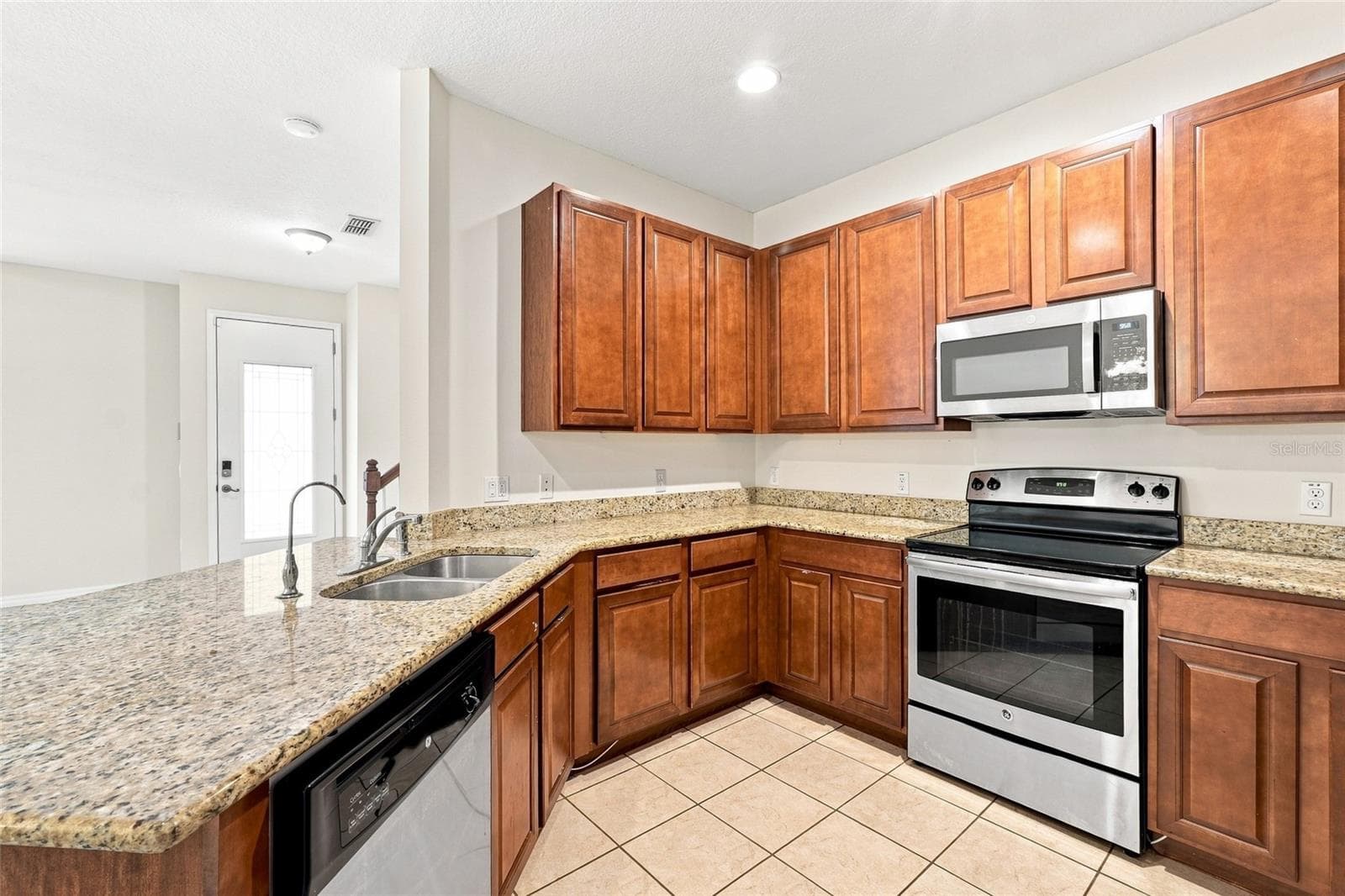 Townhouse at 13613 ERIDANUS DR, ORLANDO, photo 11 of 42