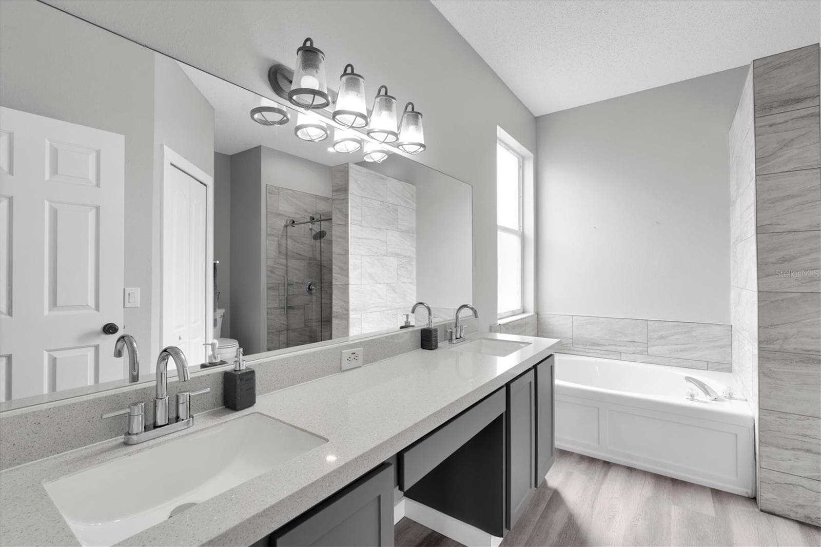 REMODELED PRIMARY ENSUITE - 1913 TILDEN PL, TRINITY