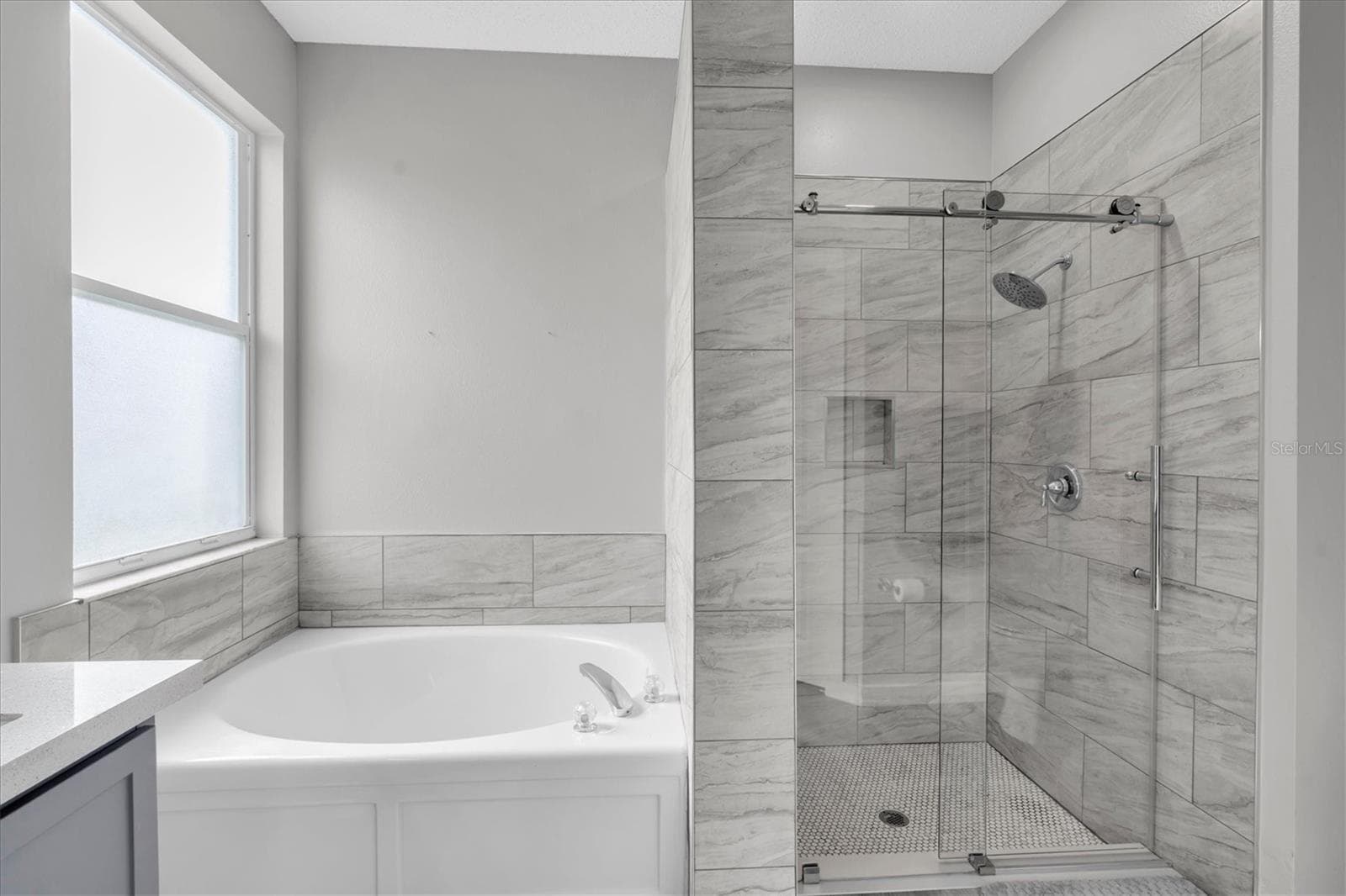 PRIMARY ENSUITE - 1913 TILDEN PL, TRINITY