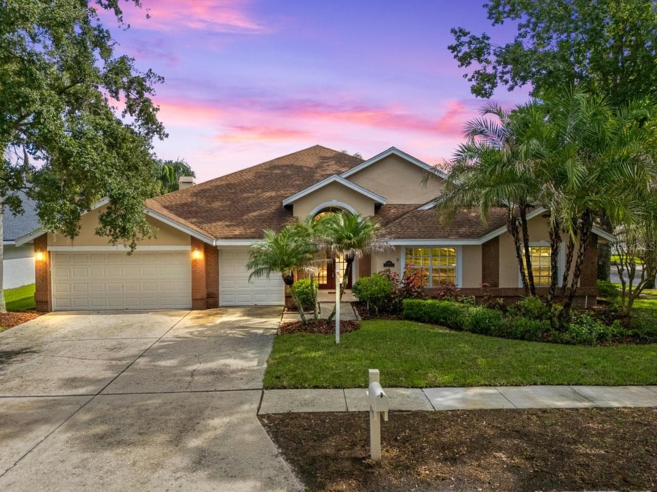 8746 TANTALLON CIR