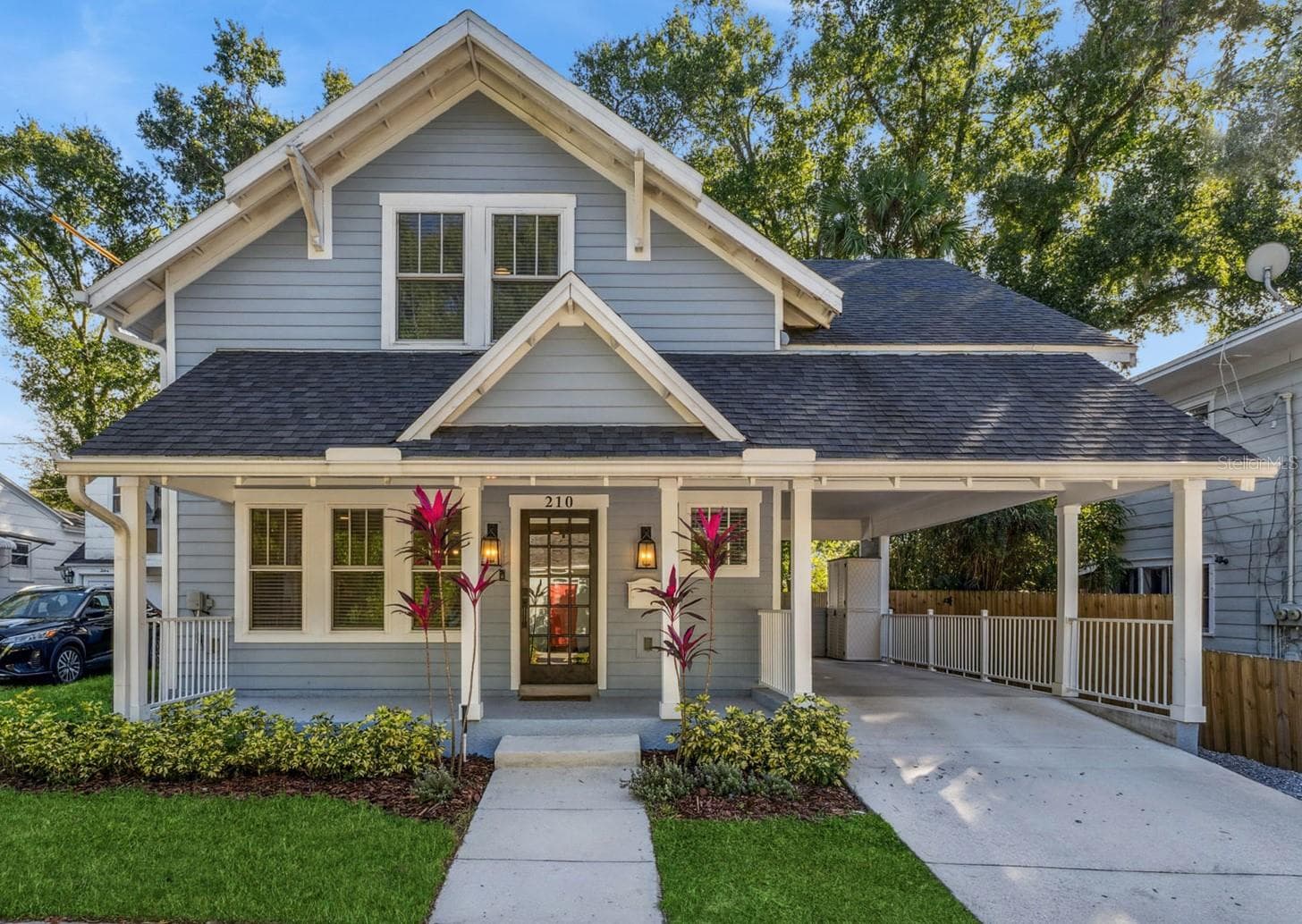 210 HIBISCUS CT