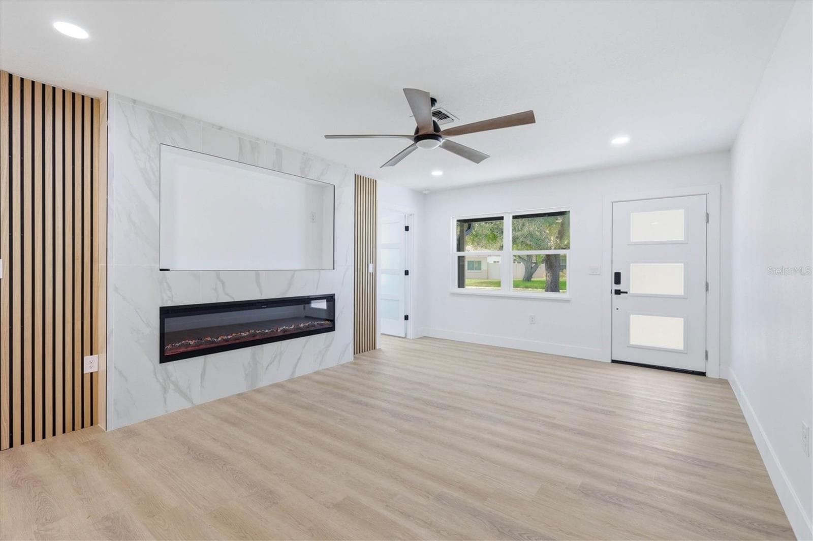 Single Family Residence at 4420 W BAY COURT AVE, TAMPA, photo 4 of 29