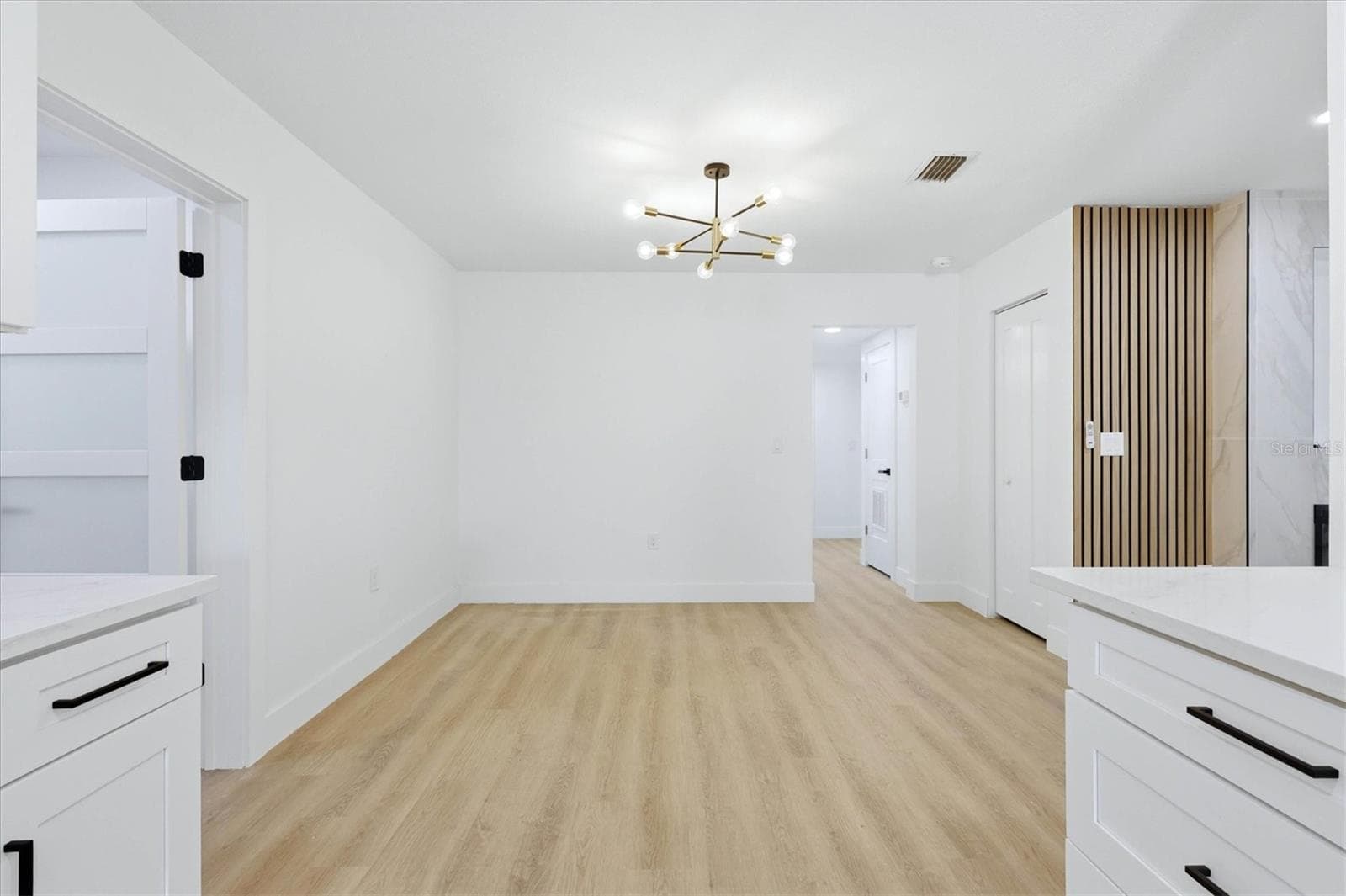 Single Family Residence at 4420 W BAY COURT AVE, TAMPA, photo 5 of 29