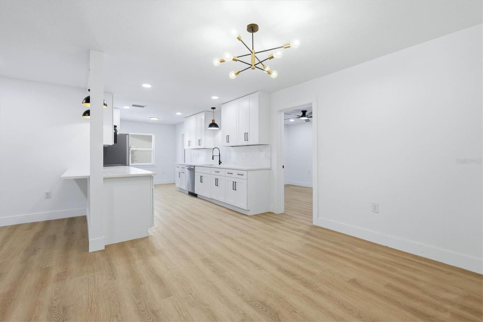 Single Family Residence at 4420 W BAY COURT AVE, TAMPA, photo 10 of 29