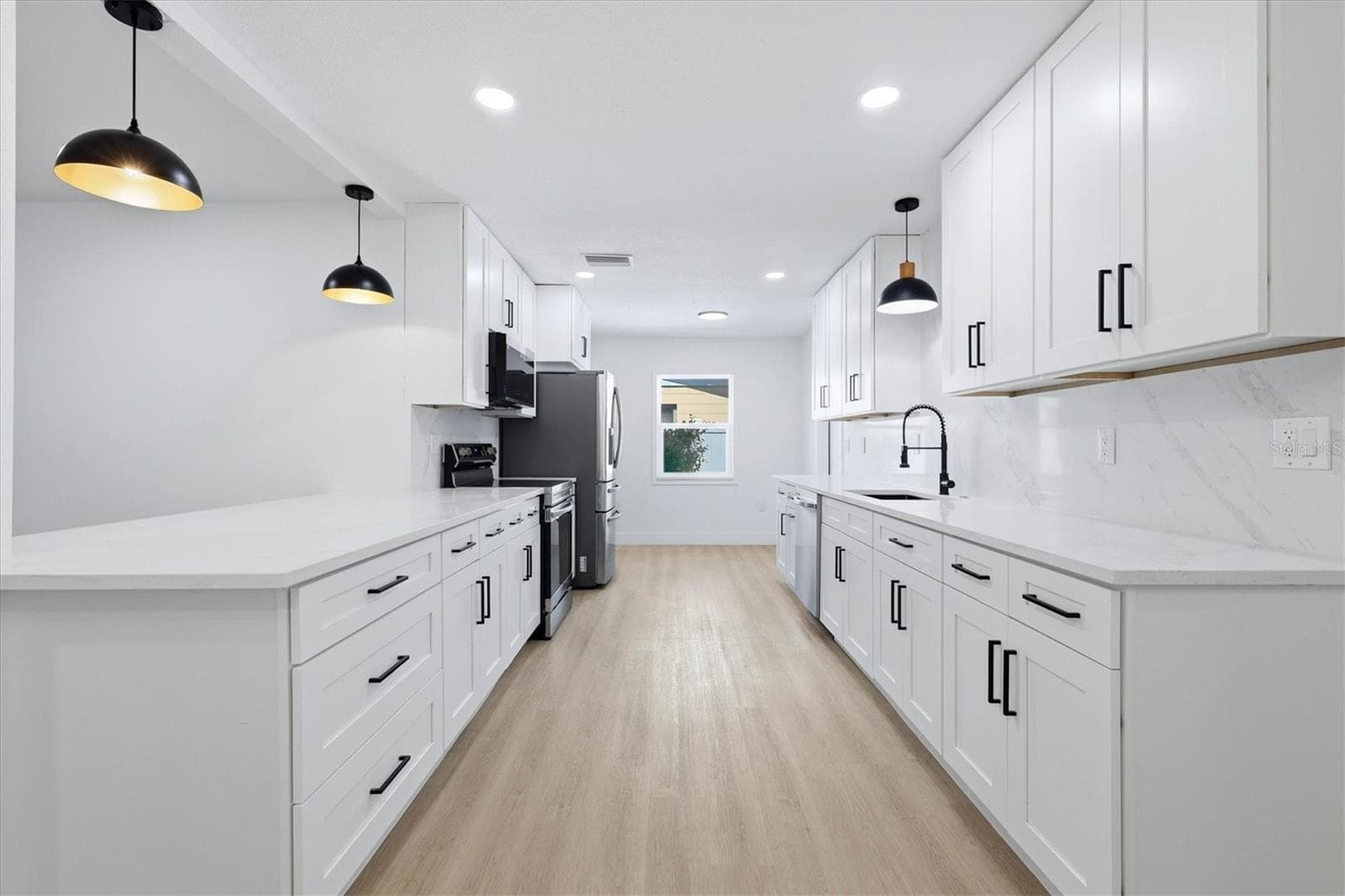 Single Family Residence at 4420 W BAY COURT AVE, TAMPA, photo 12 of 29