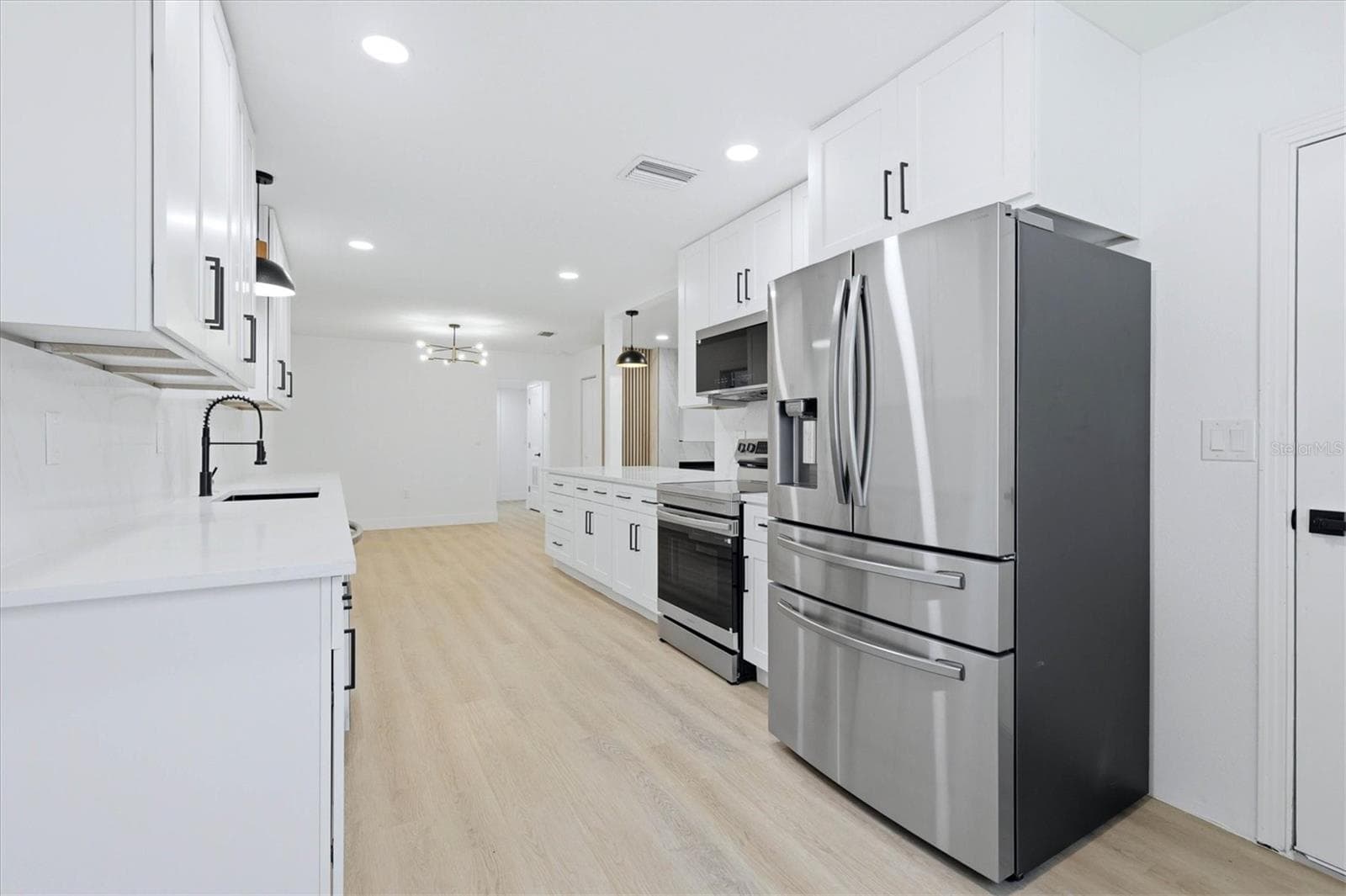 Single Family Residence at 4420 W BAY COURT AVE, TAMPA, photo 14 of 29