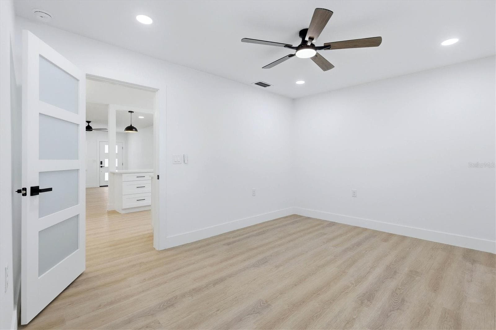 Single Family Residence at 4420 W BAY COURT AVE, TAMPA, photo 16 of 29