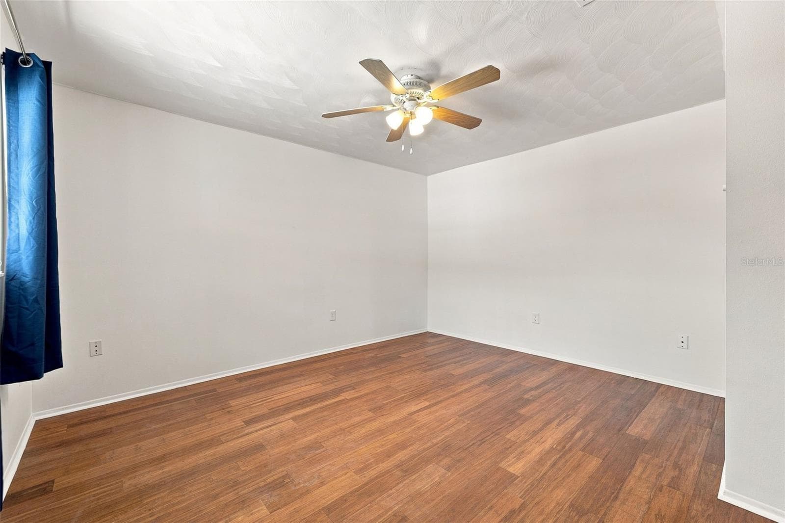 Primary Bedroom with walk in closet - 4331 SWALLOWTAIL DR, NEW PORT RICHEY