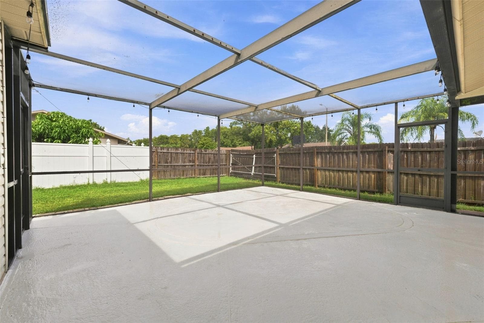 Extended screened lanai patio - 4331 SWALLOWTAIL DR, NEW PORT RICHEY