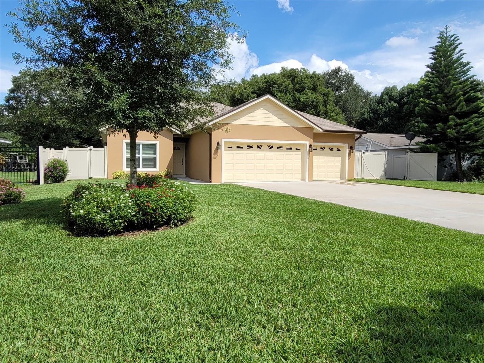 27728 LISA DR