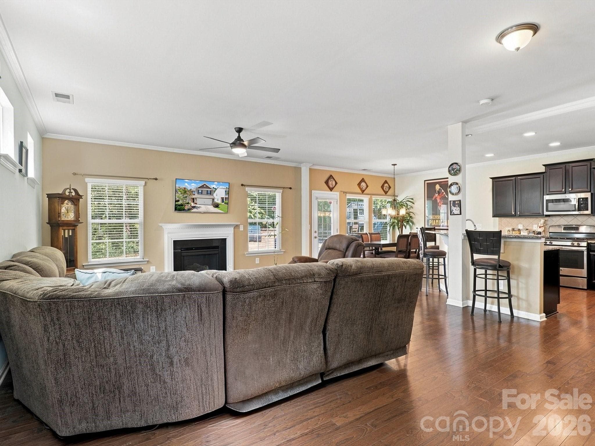 Single Family Residence at 78130 Rillstone Drive, Lancaster, photo 7 of 41