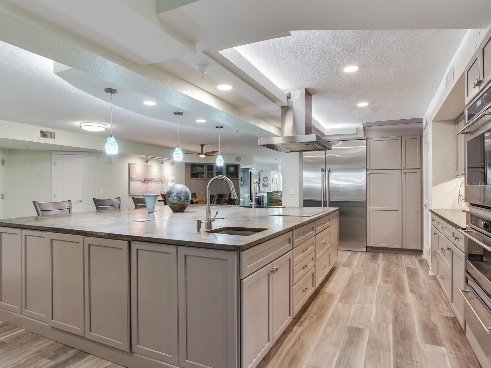 Executive Chef Kitchen - 5353 GULF BLVD #B202, ST PETE BEACH