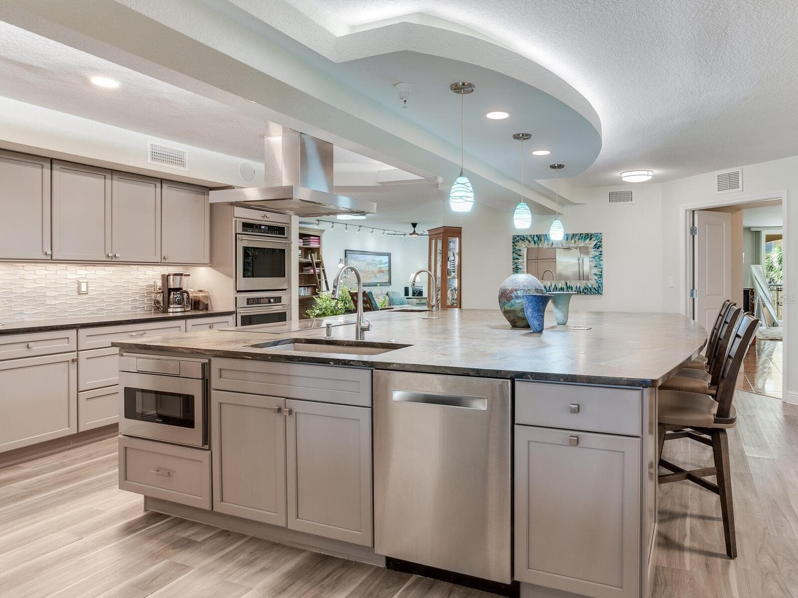 Executive Chef Kitchen - 5353 GULF BLVD #B202, ST PETE BEACH