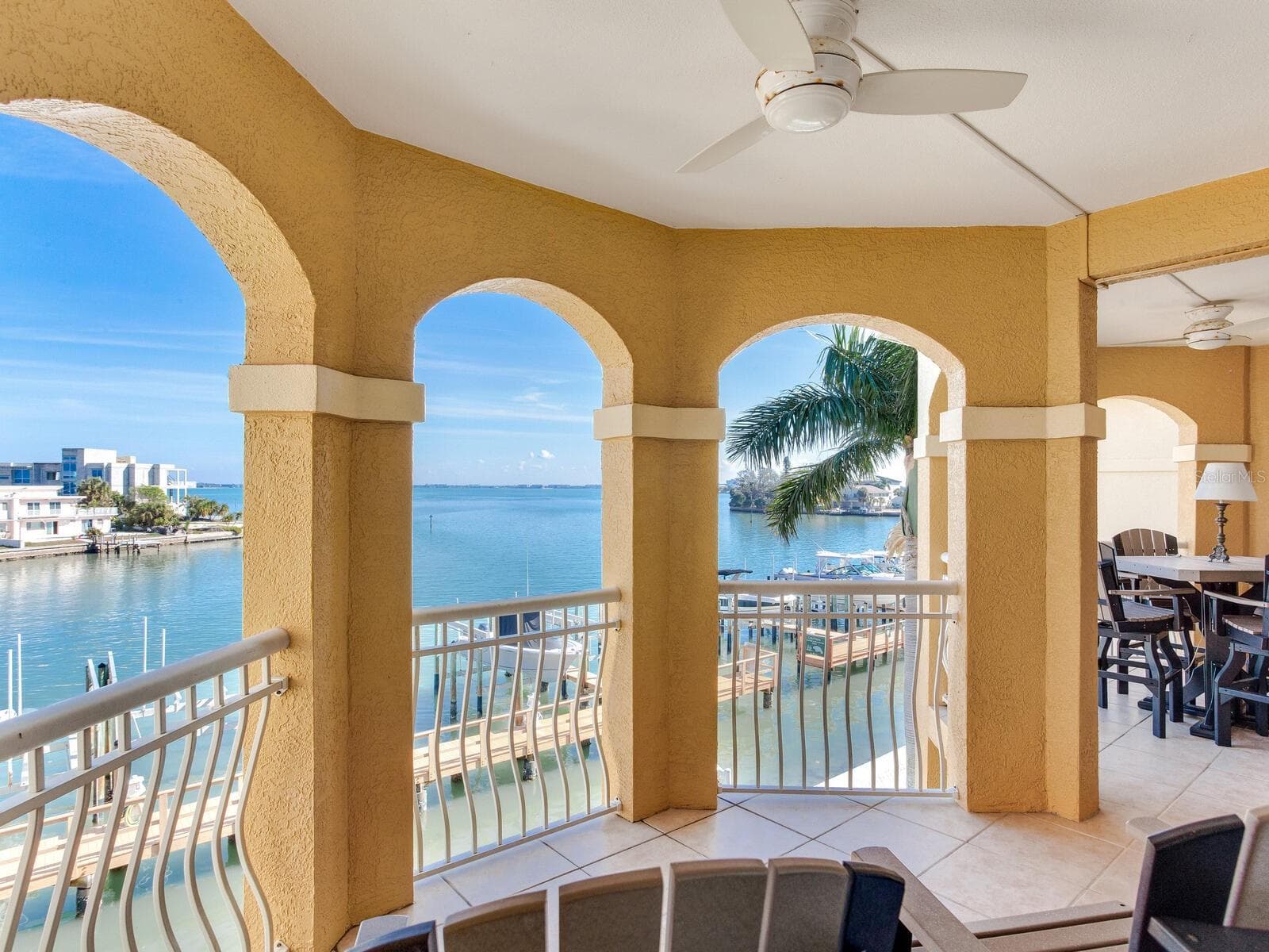 Spacious Private Balcony - 5353 GULF BLVD #B202, ST PETE BEACH