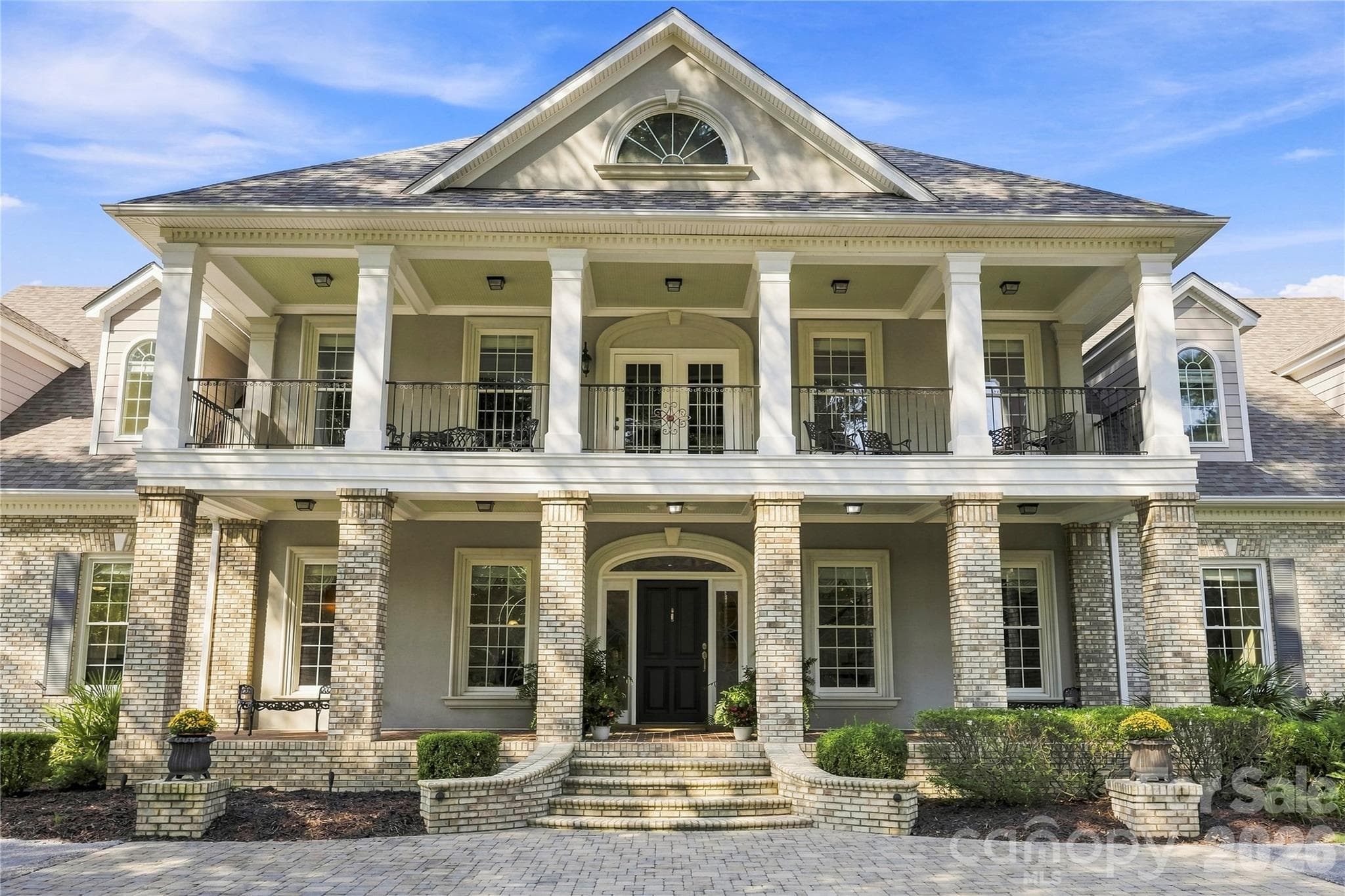 Beautiful 2 story porch - 393 Youngs Bend Road, Kershaw
