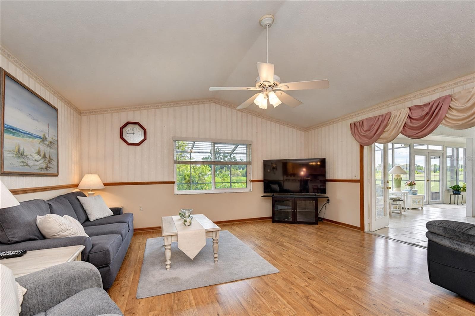 Family Room - 659 TIMBER POND DR, BRANDON