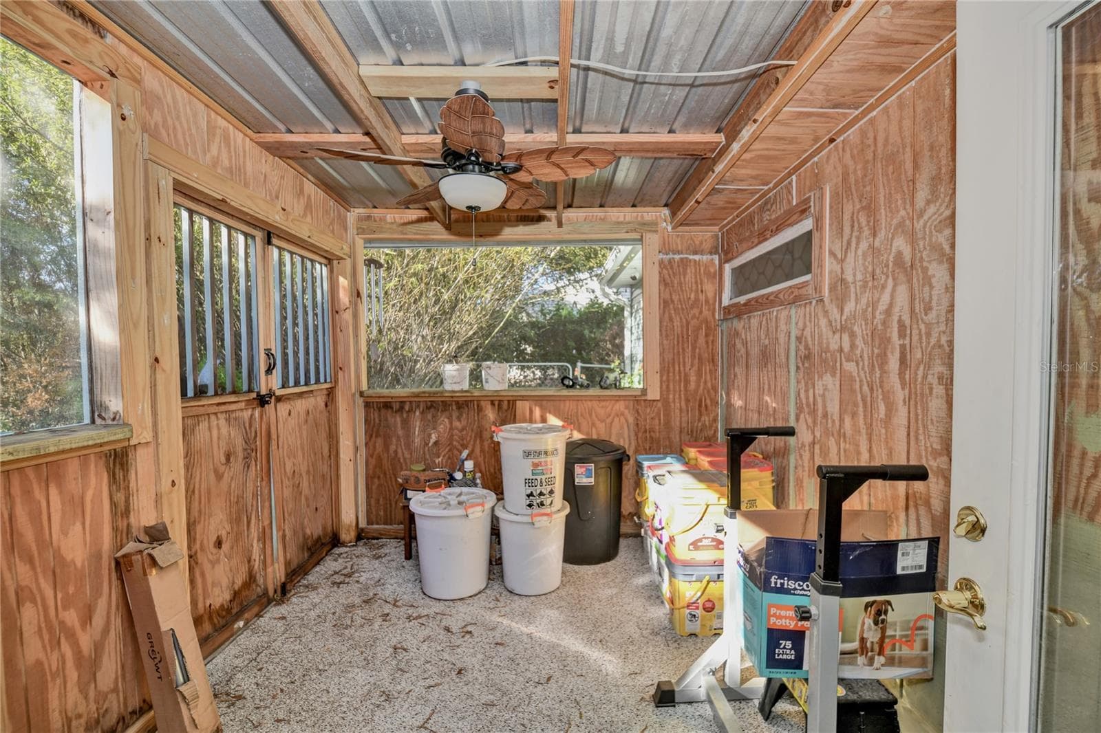 Sunroom back room - 10958 SW 86TH CT, OCALA