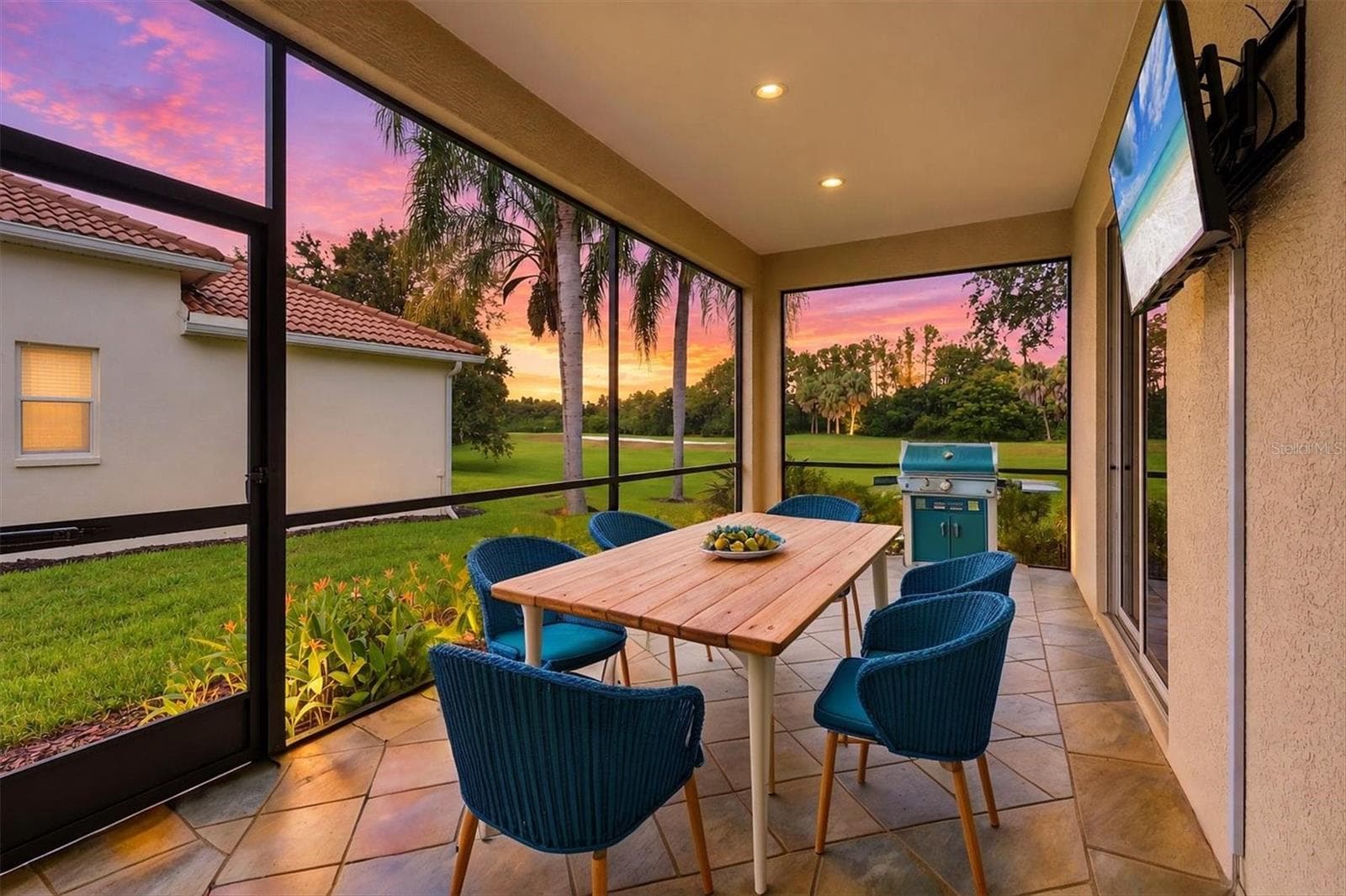 Outdoor Living - 7519 BIRDS EYE TER, BRADENTON