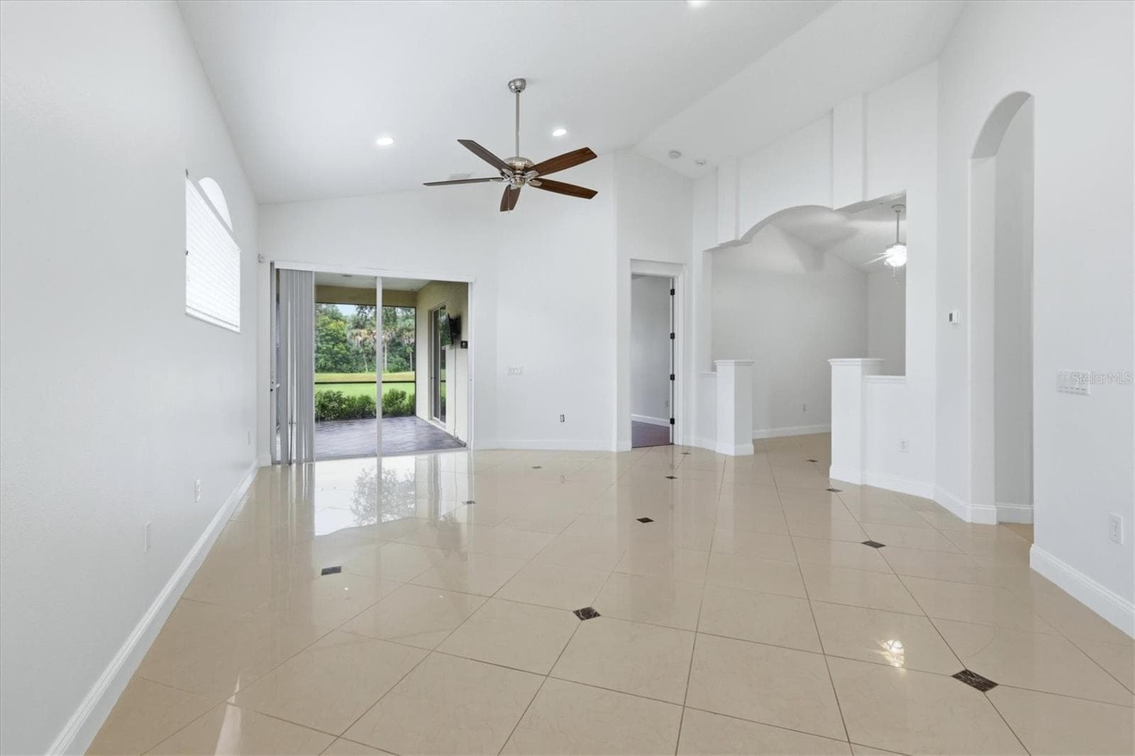 Great Room Leading to Office/Den/Flex - 7519 BIRDS EYE TER, BRADENTON